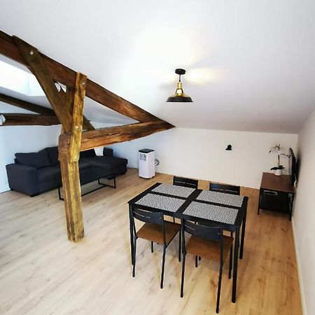 Appartement neuf climatisé sous les toits La Roche-Chalais Exterior foto