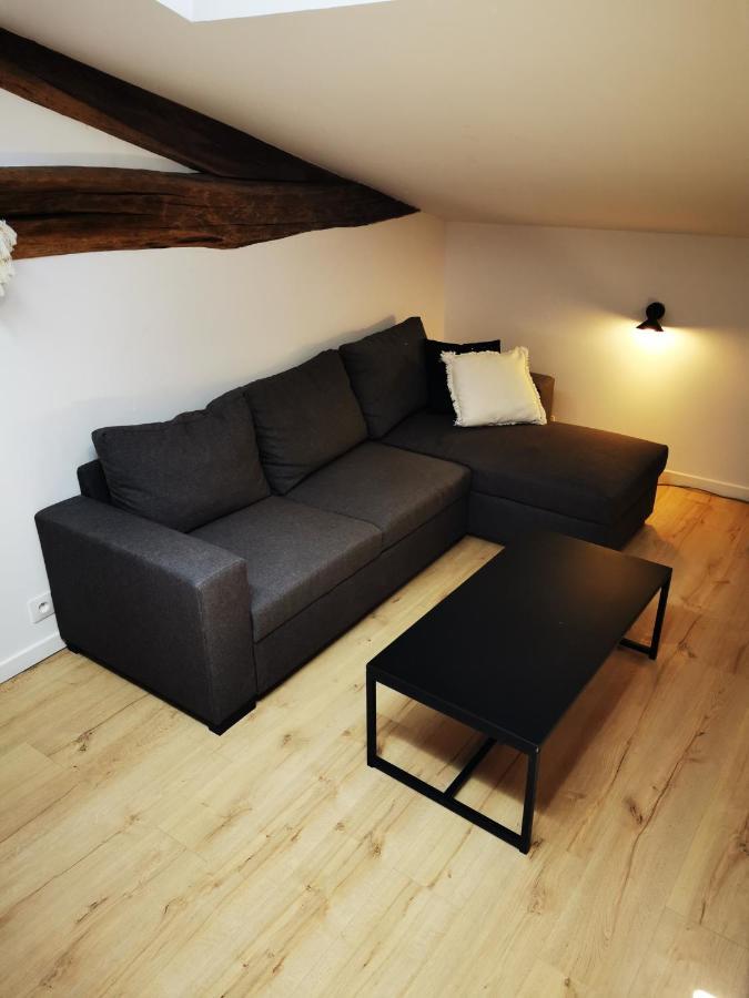 Appartement neuf climatisé sous les toits La Roche-Chalais Exterior foto