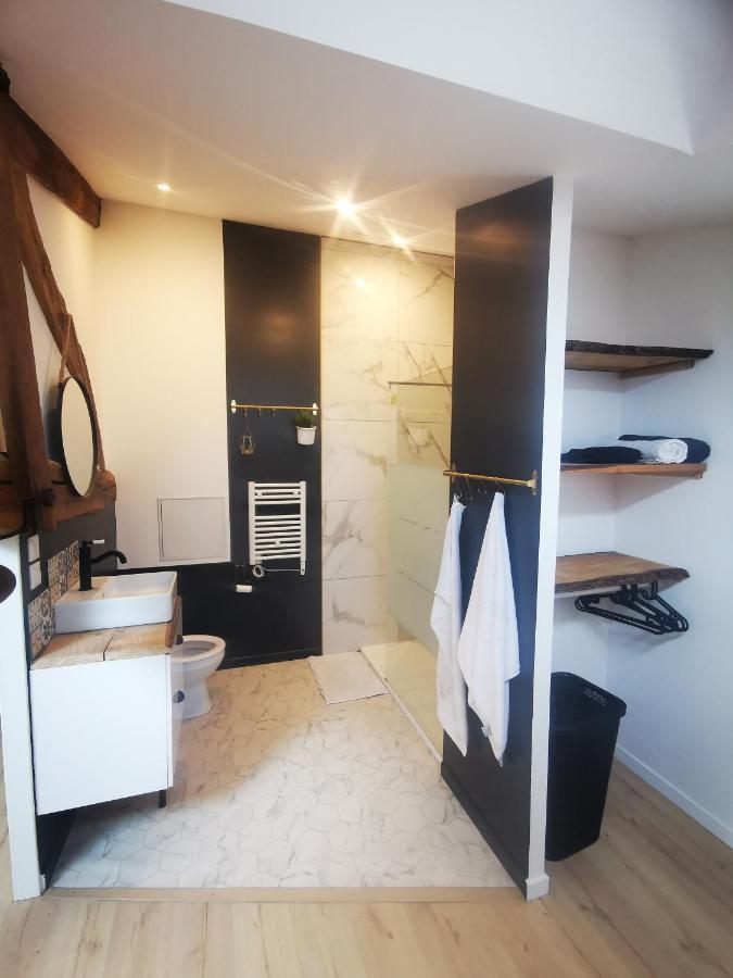 Appartement neuf climatisé sous les toits La Roche-Chalais Exterior foto