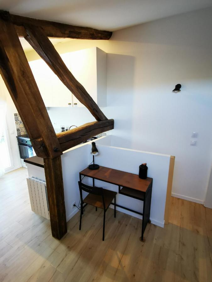 Appartement neuf climatisé sous les toits La Roche-Chalais Exterior foto